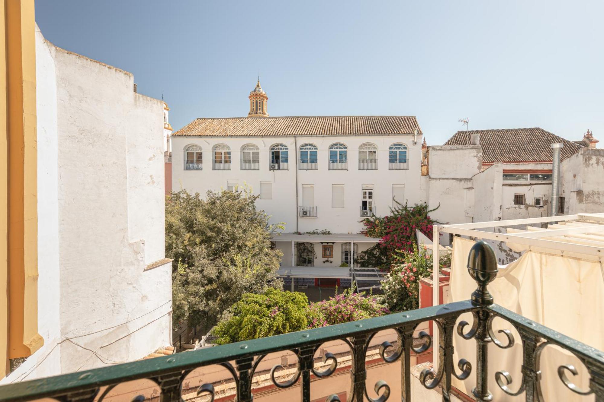 Cicerone de Sevilla Exterior foto